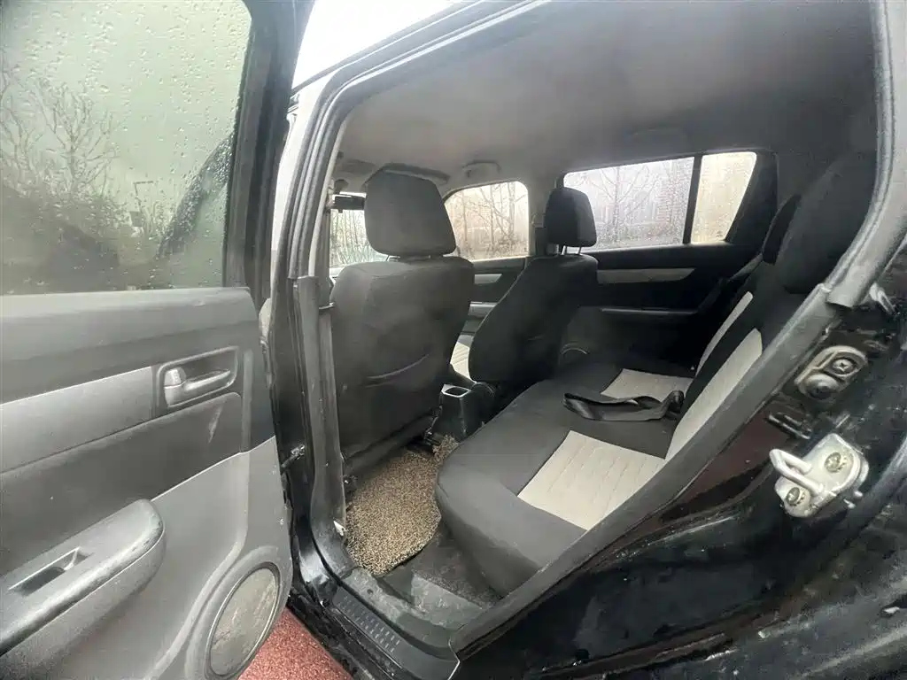 SUZUKI SWIFT 2013