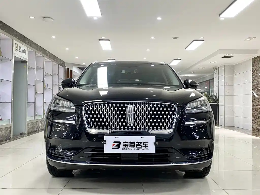 LINCOLN ADVENTURER 2022