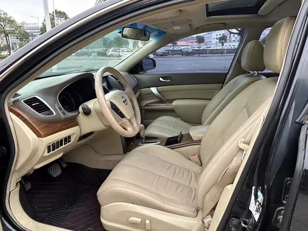 NISSAN TEANA 2011