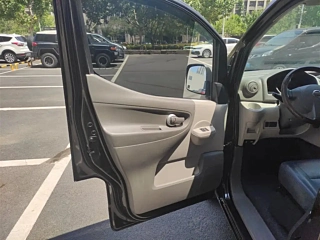 NISSAN NV200 2019