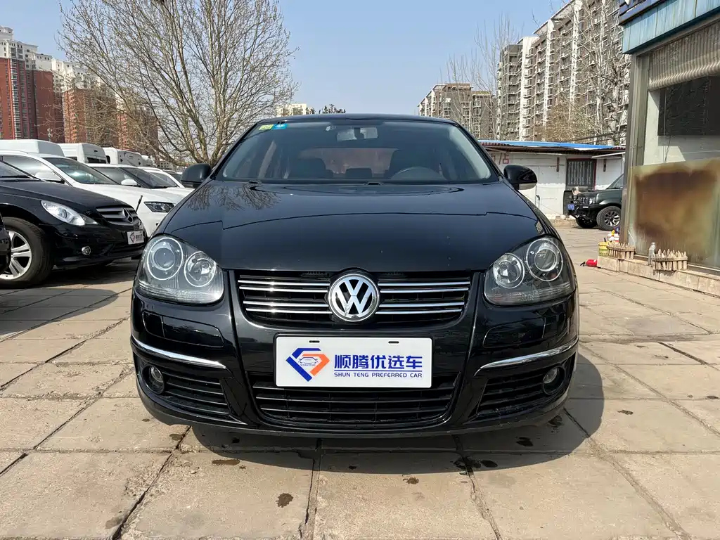 VOLKSWAGEN SAGITAR 2010