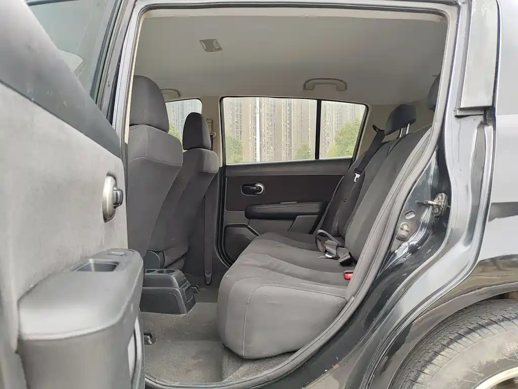 NISSAN TIIDA TIIDA 2010