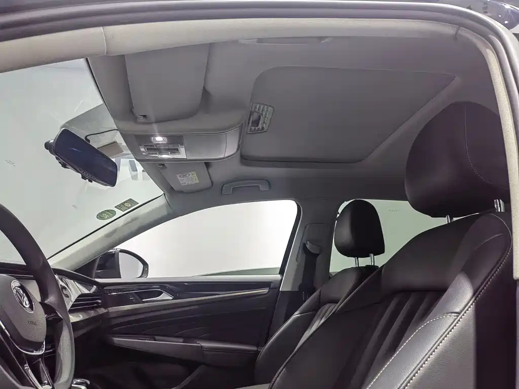 VOLKSWAGEN PASSAT 2020