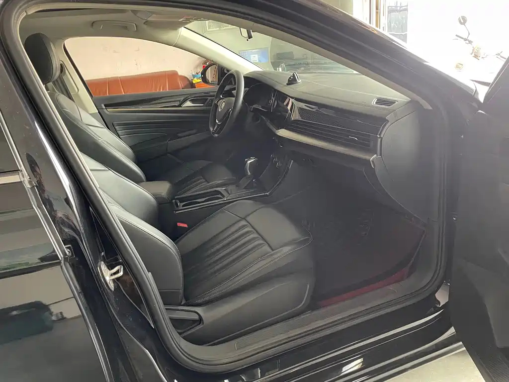 VOLKSWAGEN PASSAT 2021