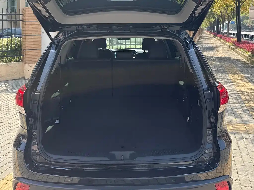 TOYOTA HIGHLANDER 2021