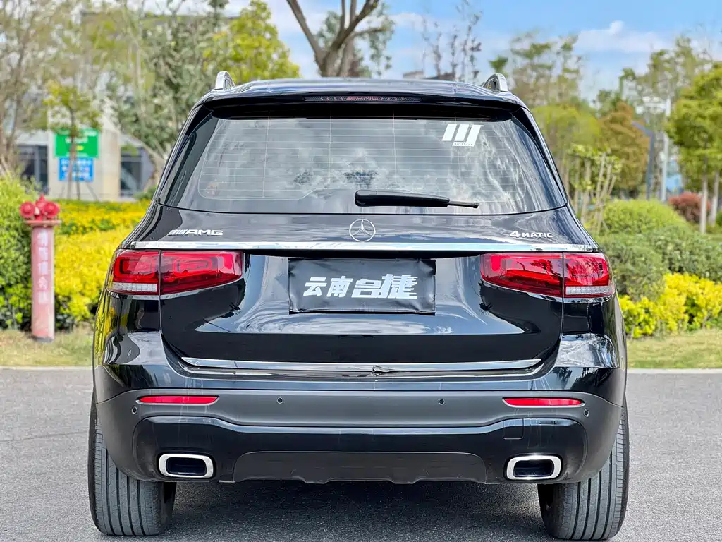 MERCEDES BENZ GLB 2023