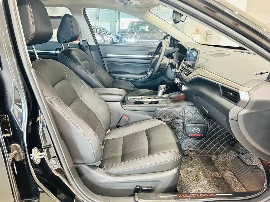 NISSAN TEANA 2022