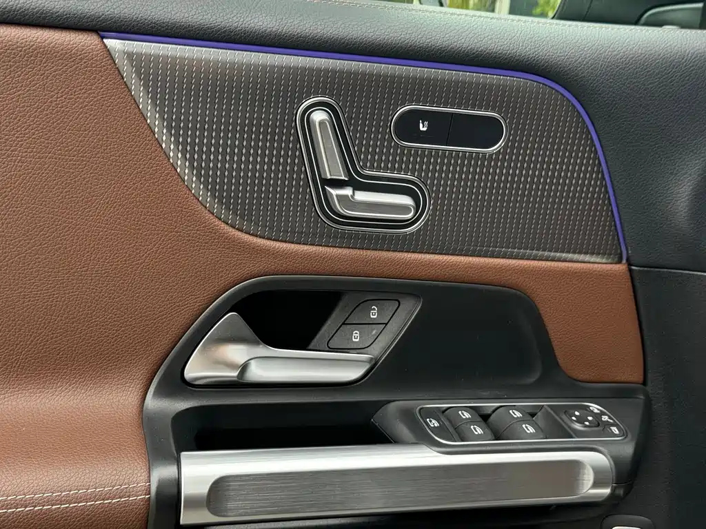MERCEDES BENZ GLB 2020