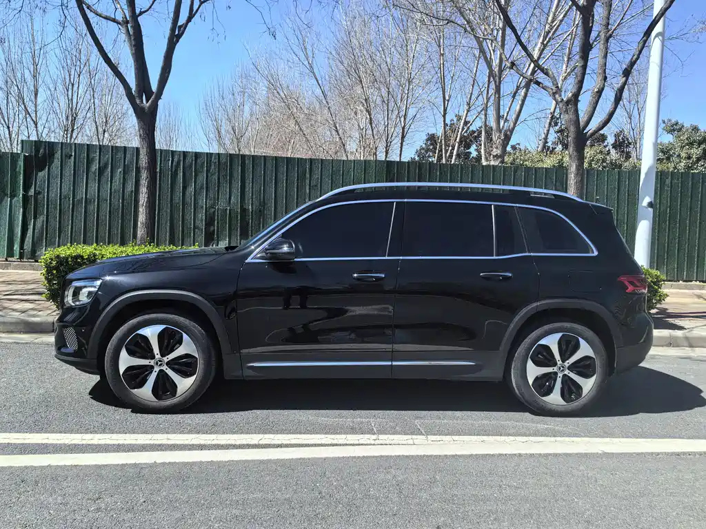 MERCEDES BENZ GLB 2021