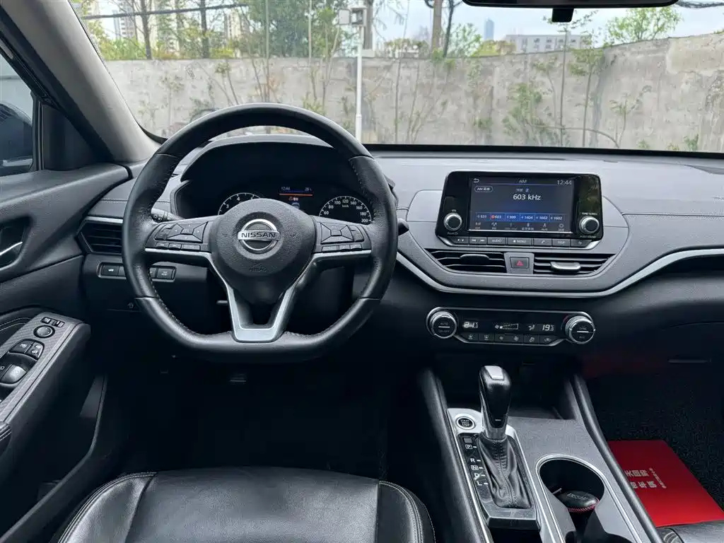NISSAN TEANA 2019