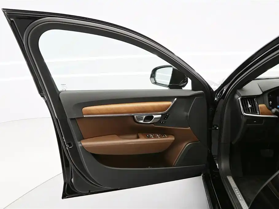 VOLVO S90 2024