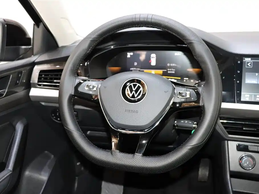 VOLKSWAGEN LAVIDA 2021