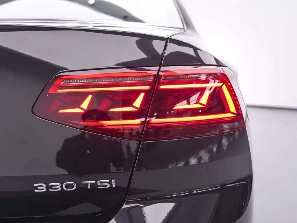 VOLKSWAGEN MAGOTAN 2022
