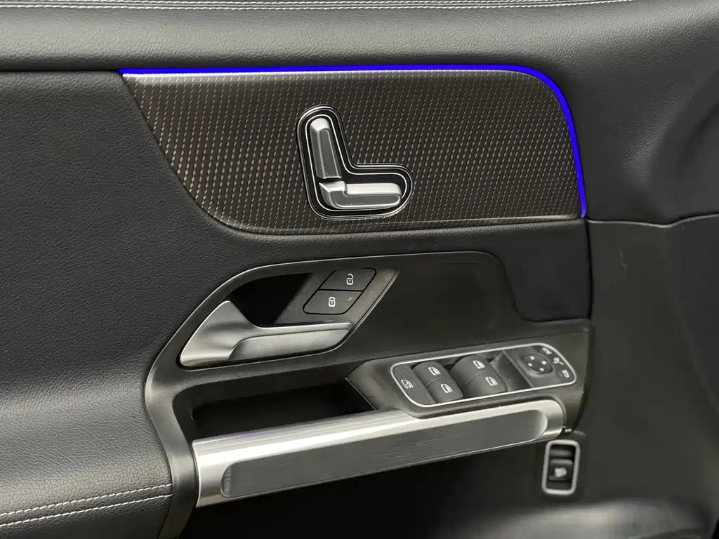 MERCEDES BENZ GLB 2022