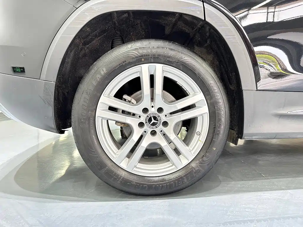 MERCEDES BENZ GLB 2023