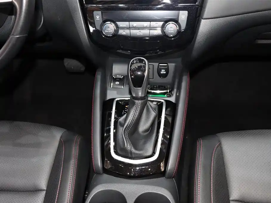 NISSAN QASHQAI 2022