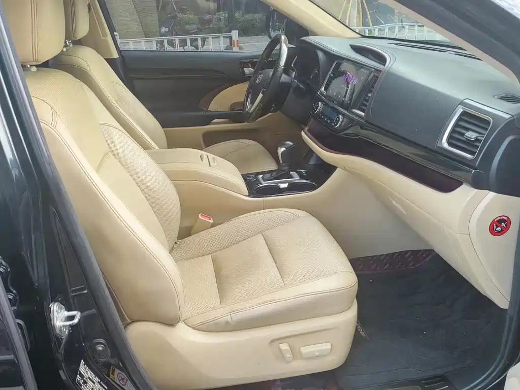 TOYOTA HIGHLANDER 2017