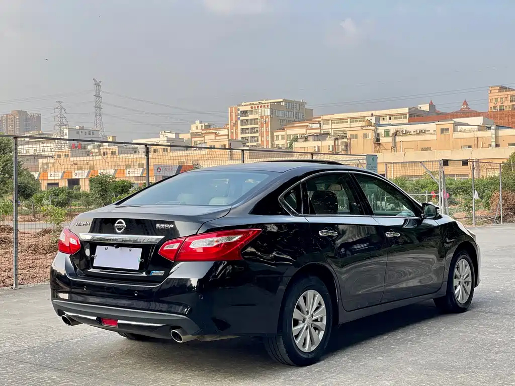 NISSAN TEANA 2018