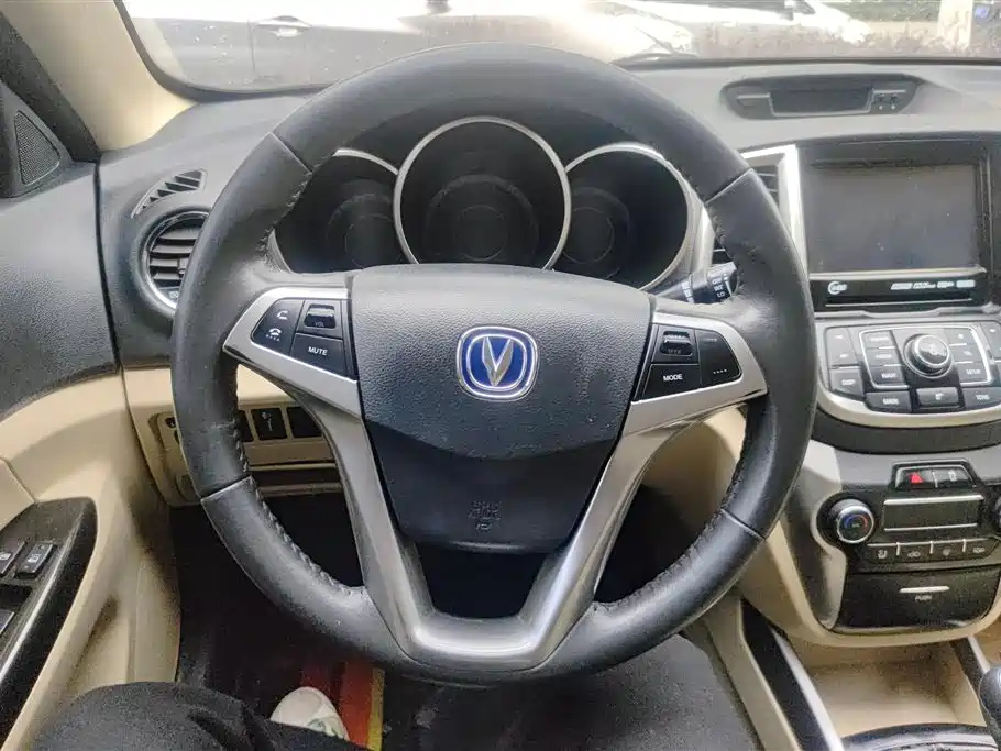 CHANGAN EADO 2016