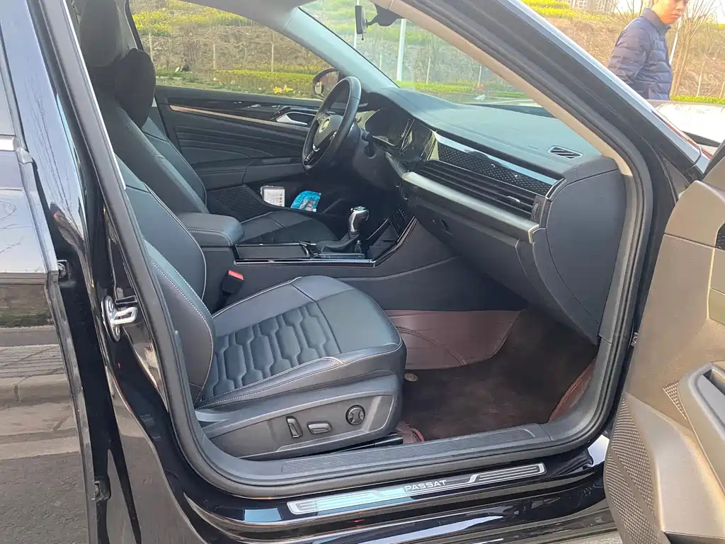 VOLKSWAGEN PASSAT 2021