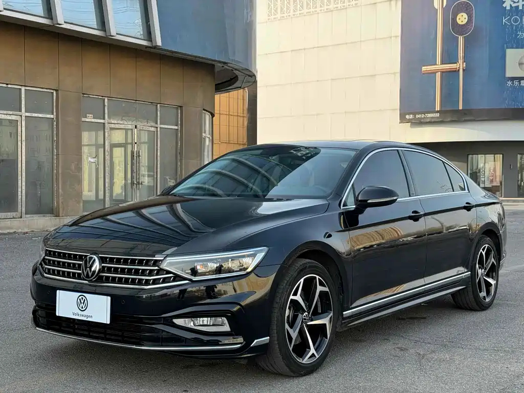 VOLKSWAGEN MAGOTAN 2023