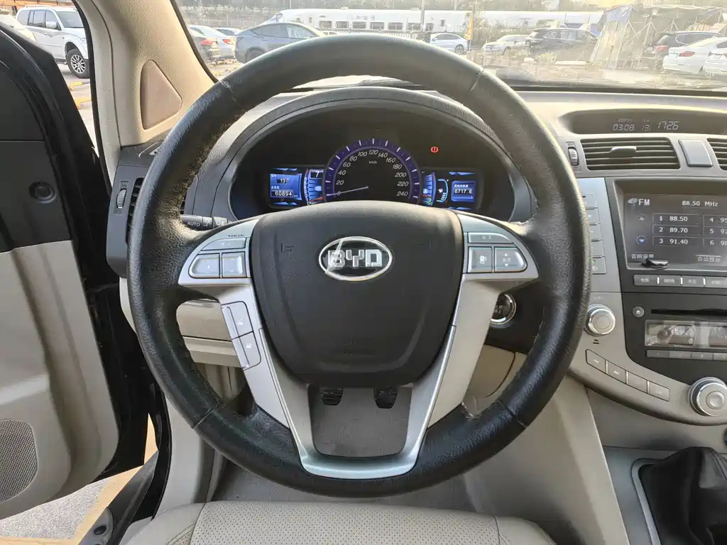 BYD S6 2013