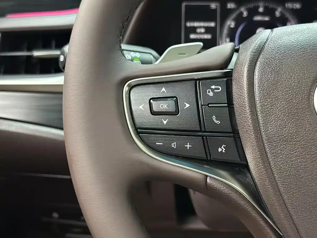 LEXUS ES 2020