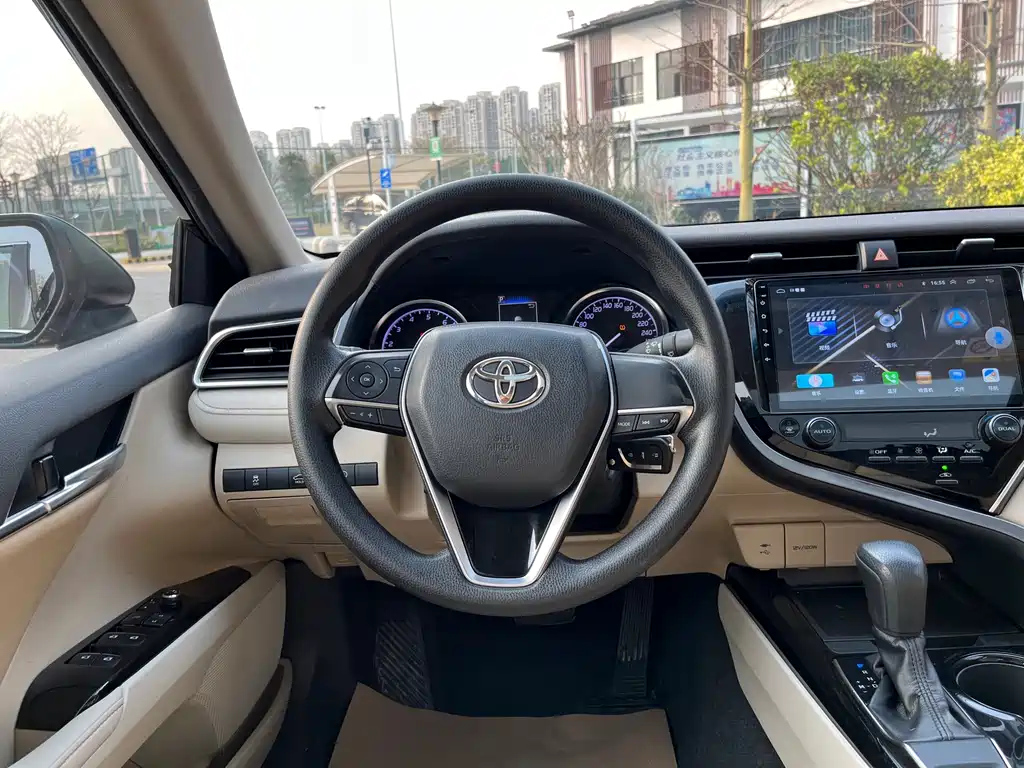TOYOTA CAMRY 2019