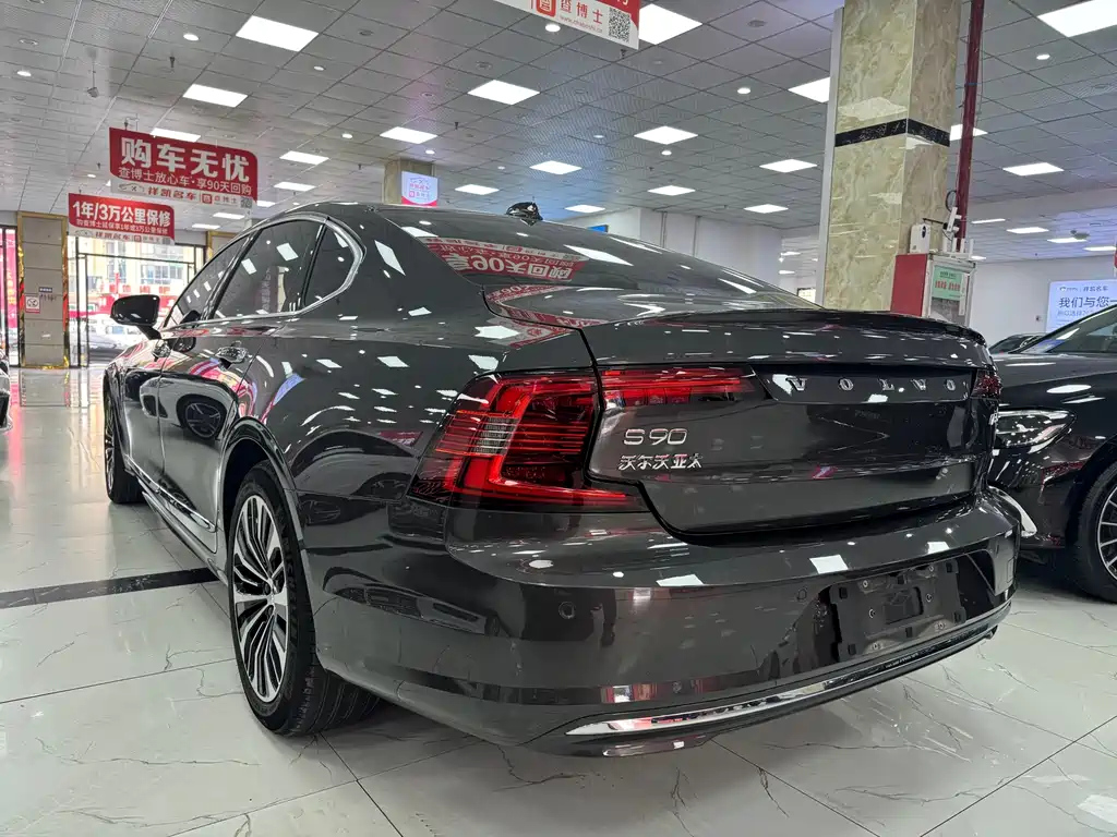 VOLVO S90 2022