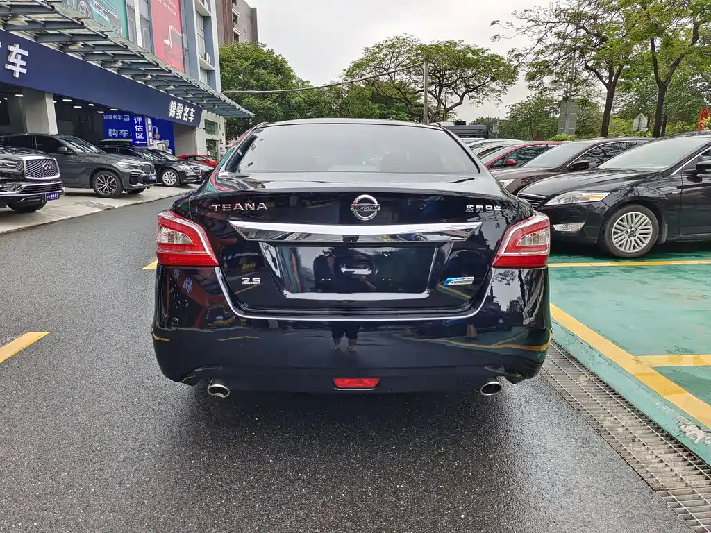 NISSAN TEANA 2015