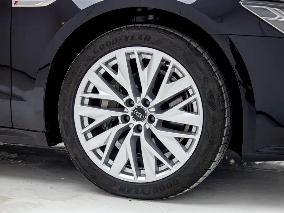 AUDI A7L 2023