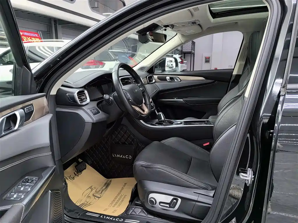 LYNK&CO 01 2019
