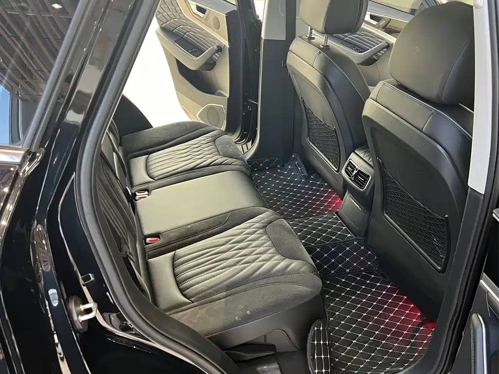 HONGQI HS5 2023