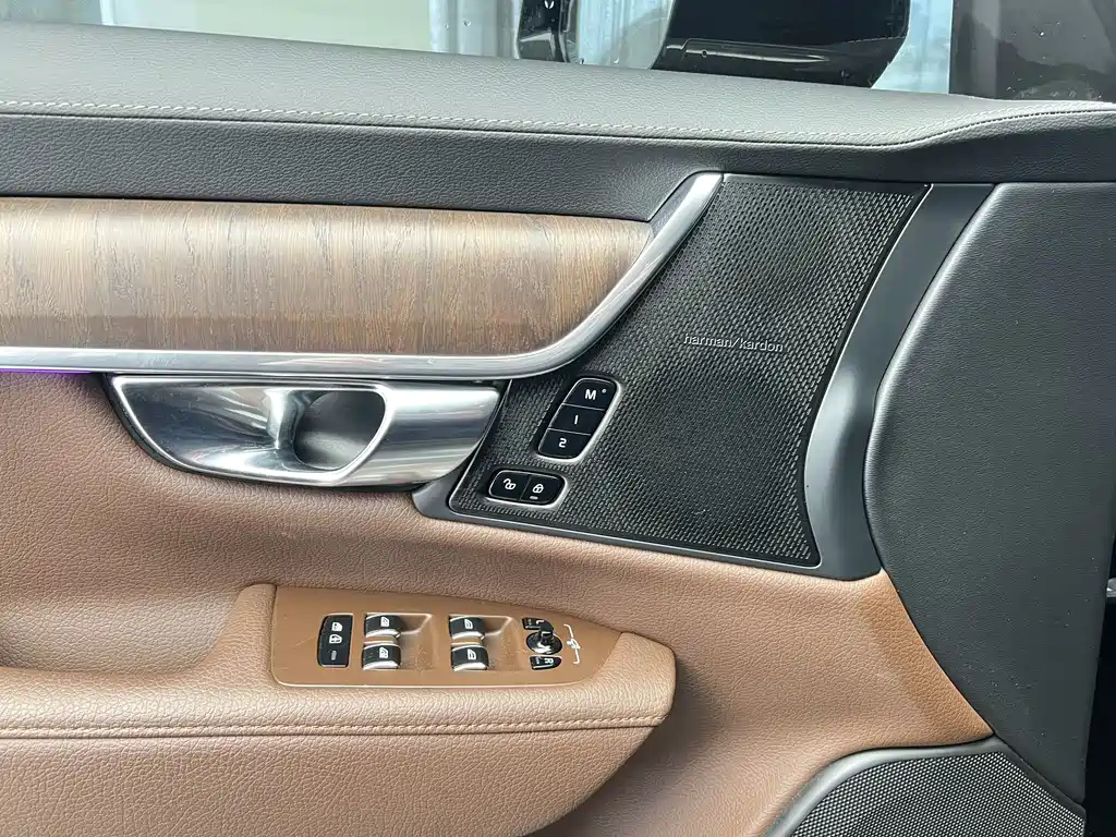 VOLVO S90 2021