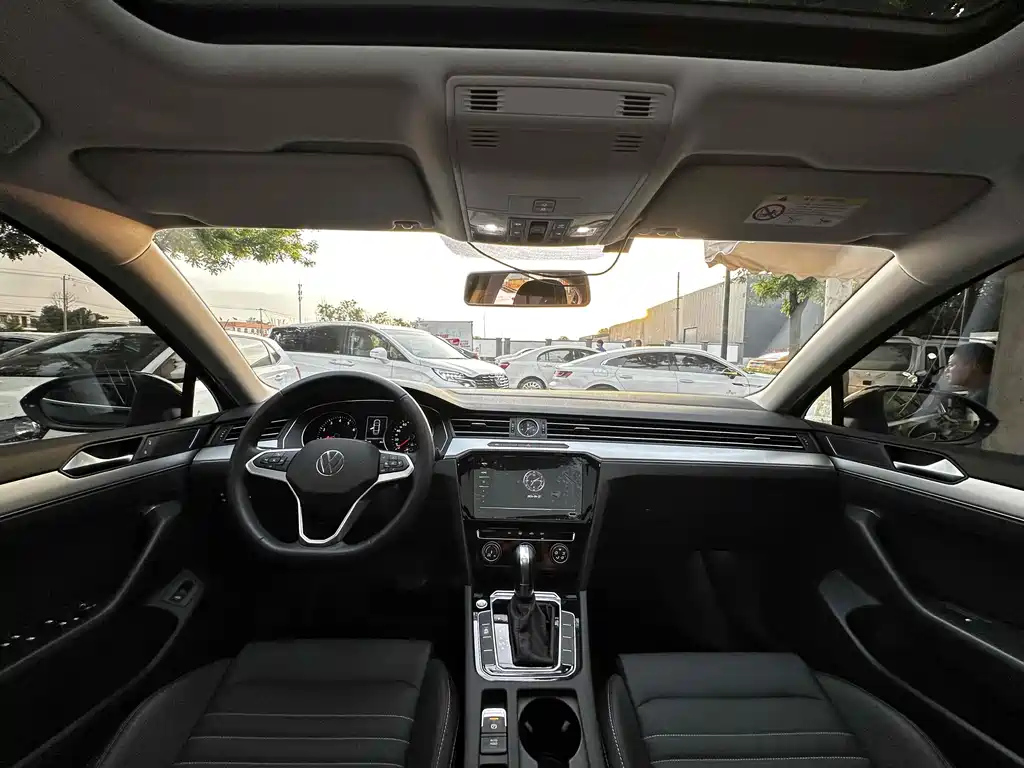 VOLKSWAGEN MAGOTAN 2022