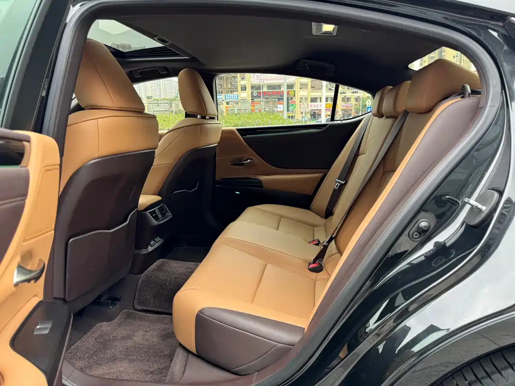 LEXUS ES 2021