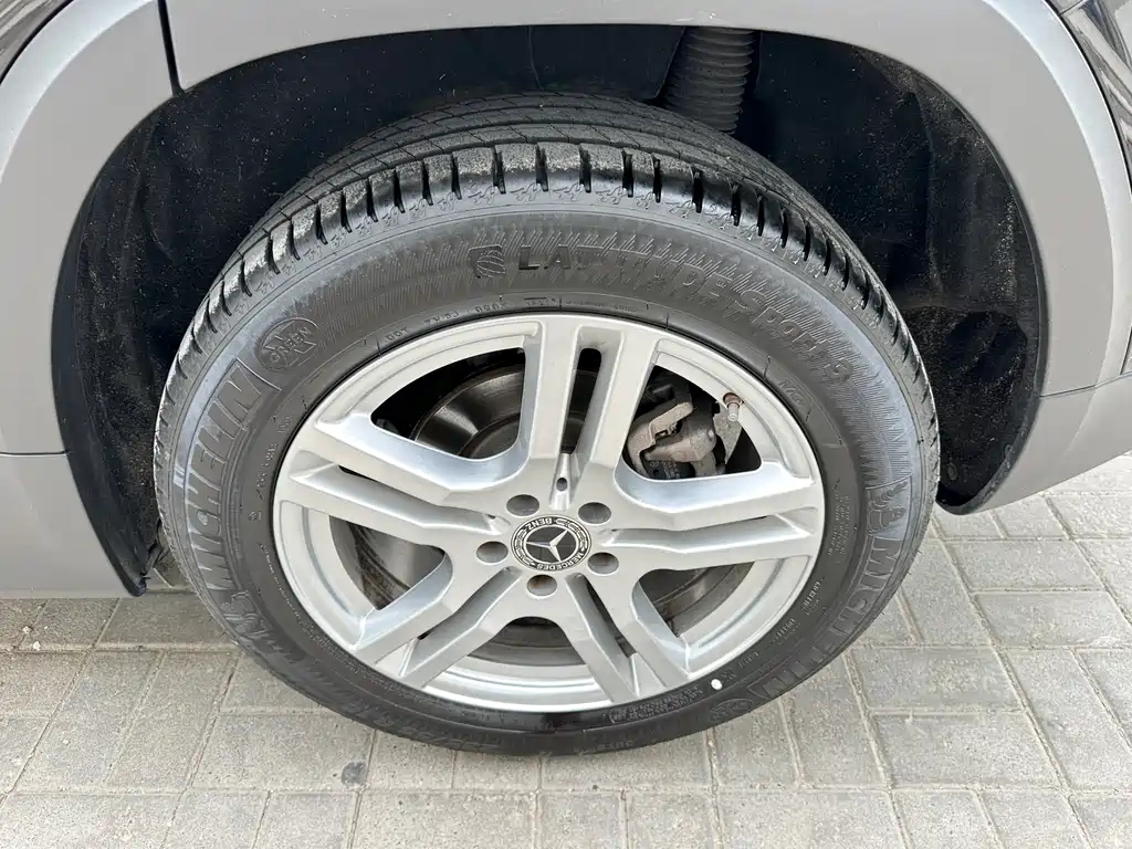 MERCEDES BENZ GLB 2021