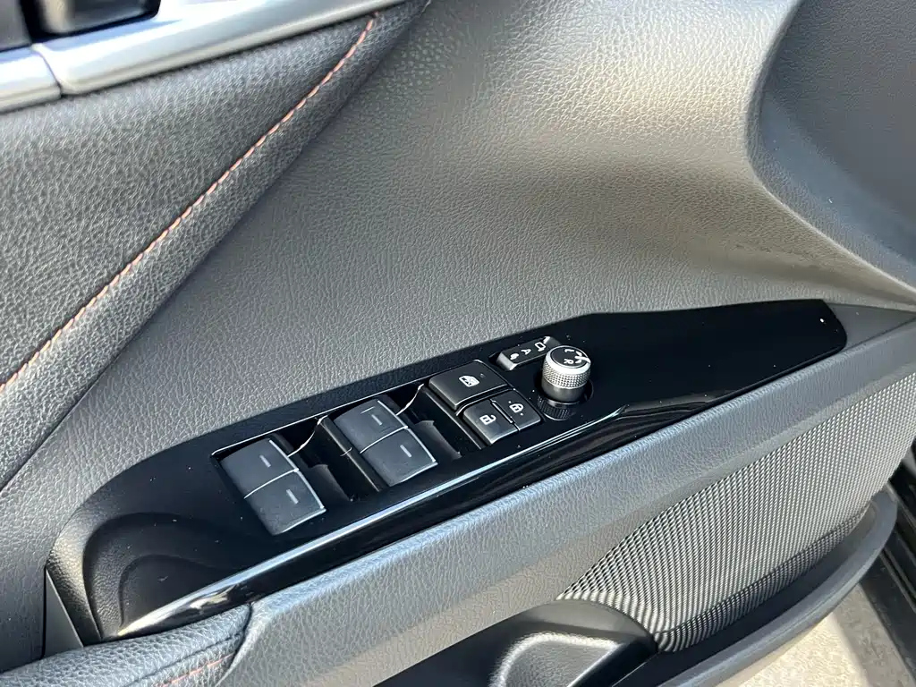 TOYOTA CAMRY 2023