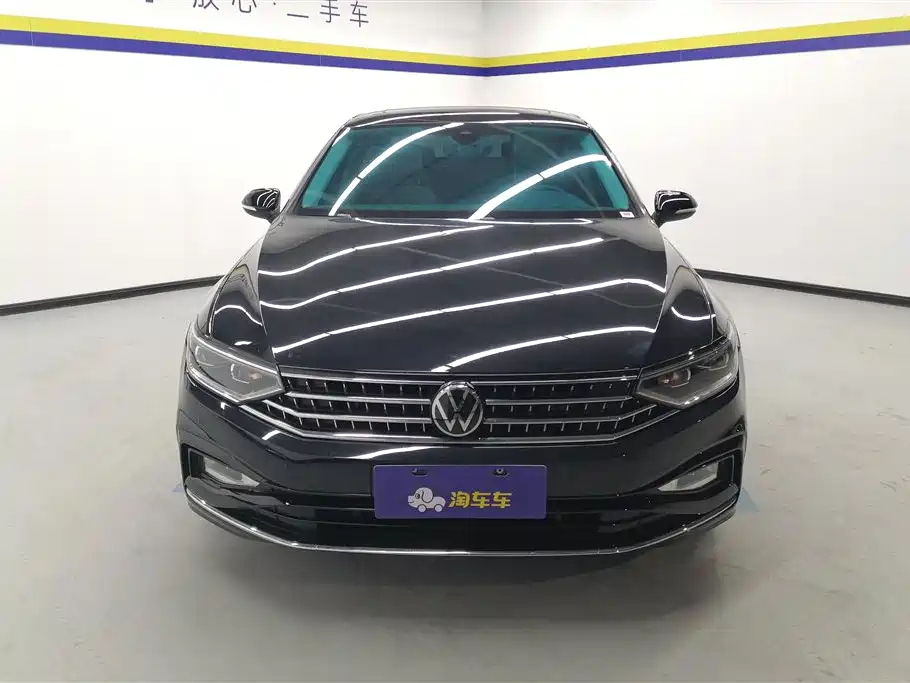 VOLKSWAGEN MAGOTAN 2023
