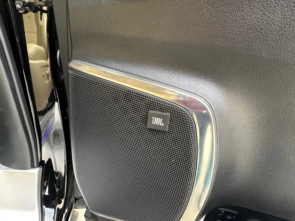 TOYOTA ALPHARD 2017
