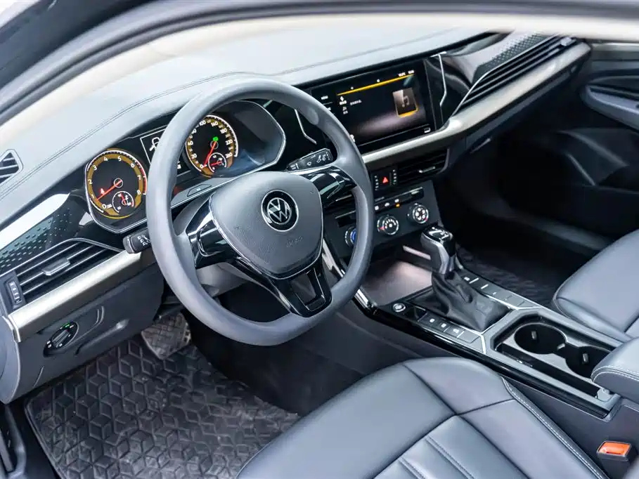 VOLKSWAGEN PASSAT 2022