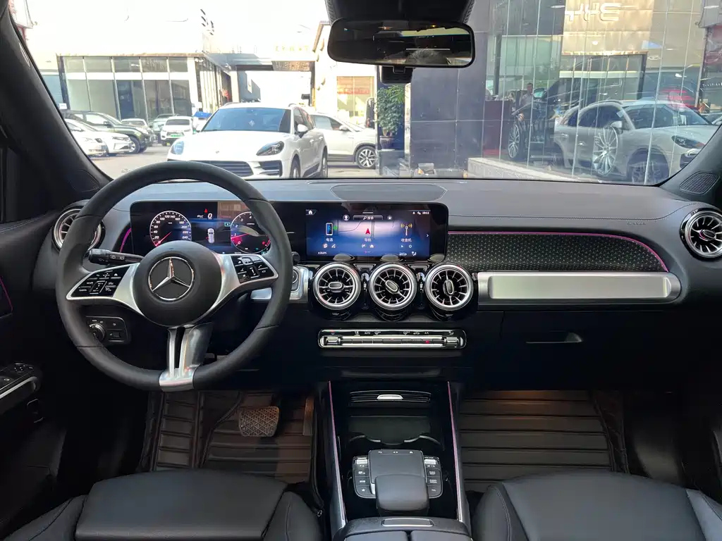 MERCEDES BENZ GLB 2024