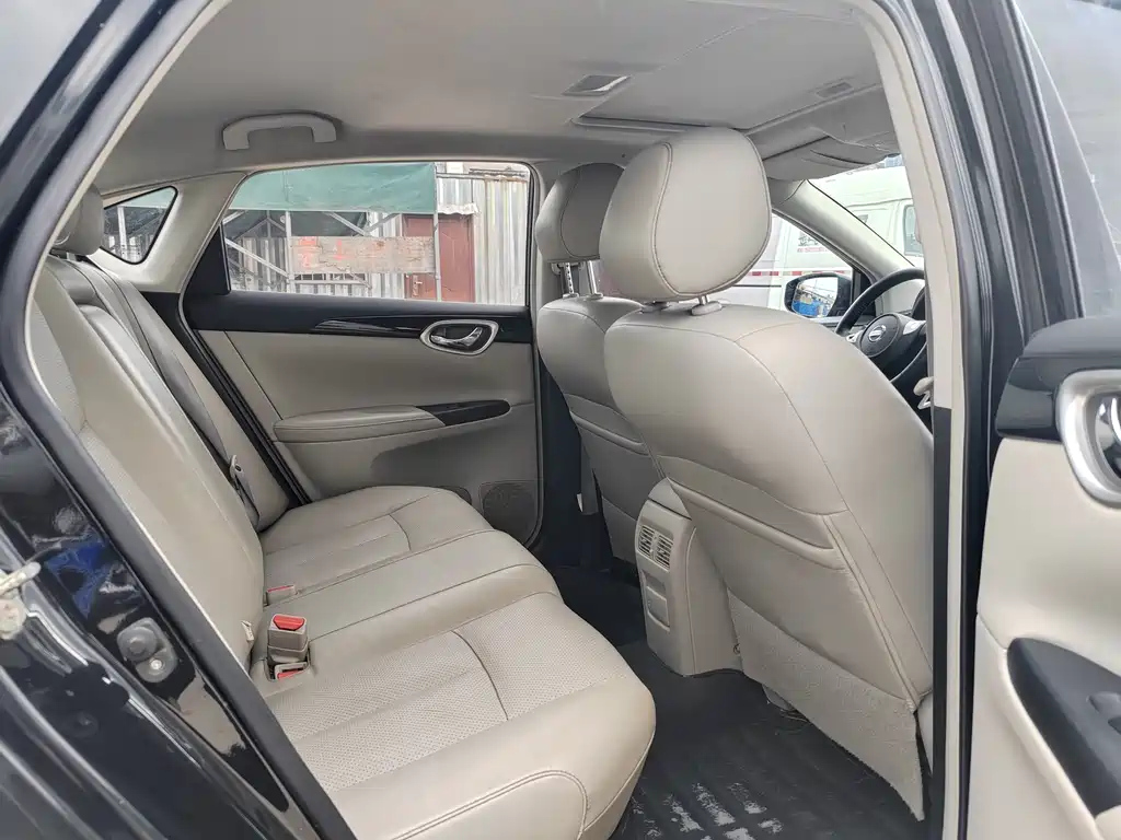 NISSAN SYLPHY 2018