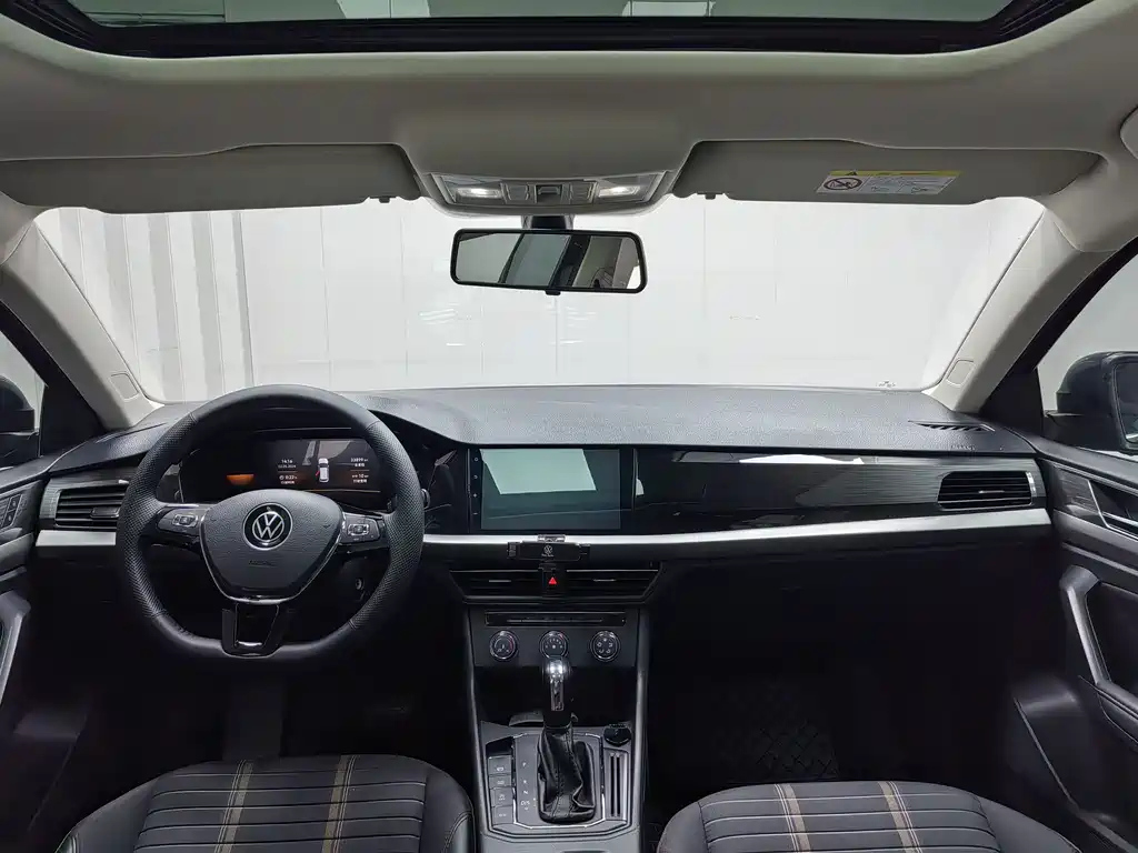 VOLKSWAGEN LAVIDA 2021