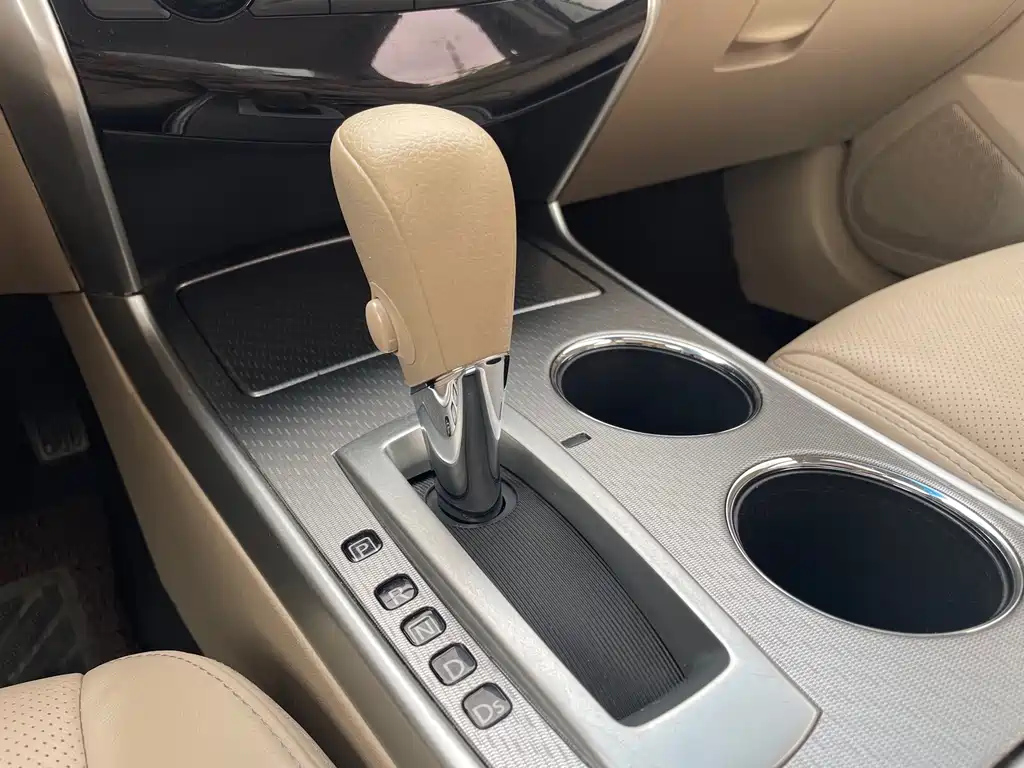 NISSAN TEANA 2018
