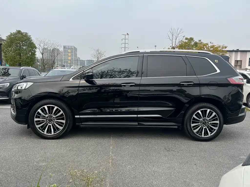 FORD EDGE 2021