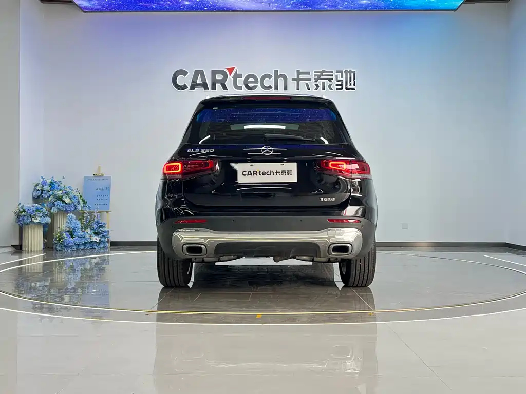 MERCEDES BENZ GLB 2023