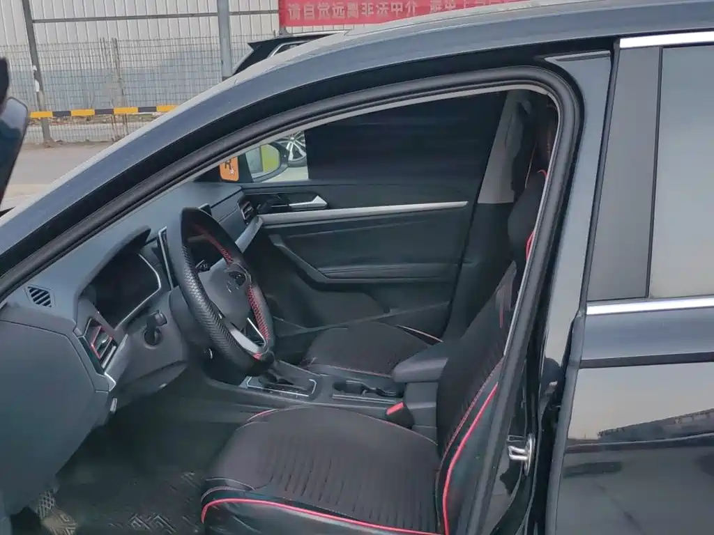 VOLKSWAGEN LAVIDA 2023