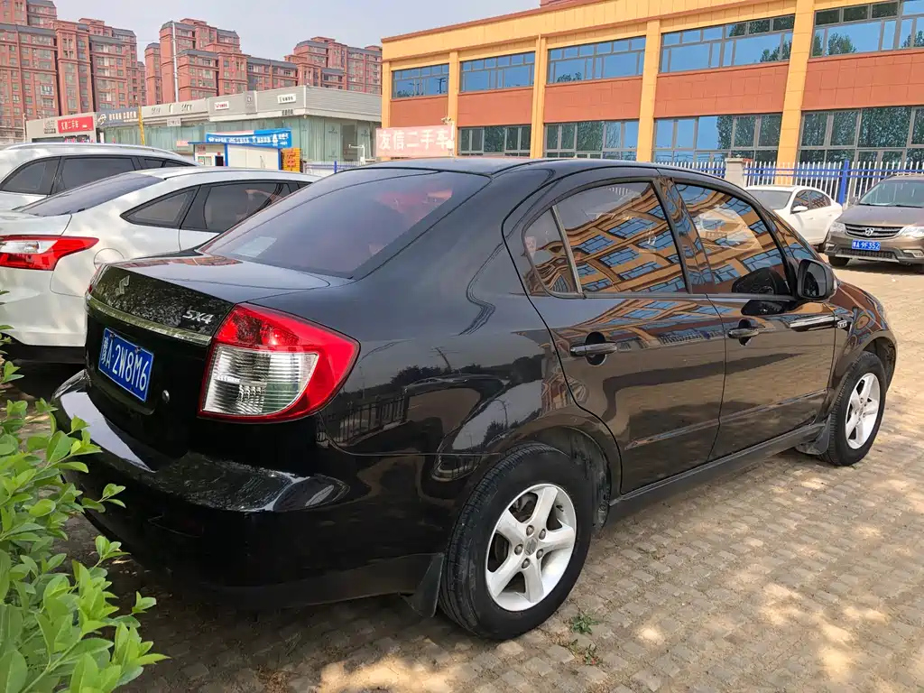 SUZUKI SX4 2010