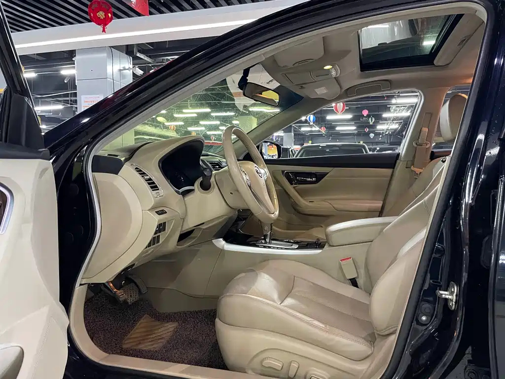 NISSAN TEANA 2015